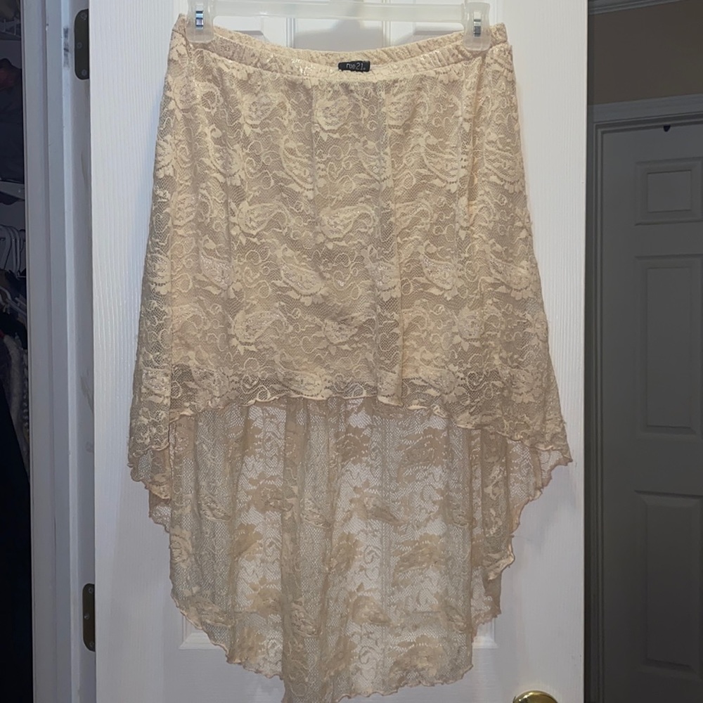 A cream rue 21 skirt